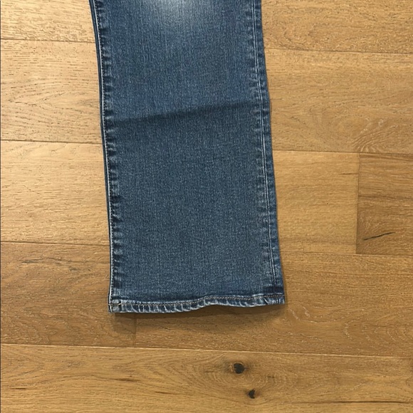 GAP Blue Straight Leg Jeans with Classic Denim Style - Picture 4 of 7